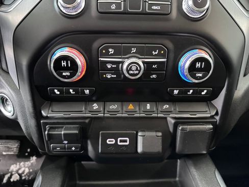 Certified 2022 GMC Sierra 1500 SLT w/ SLT Premium Package image 16