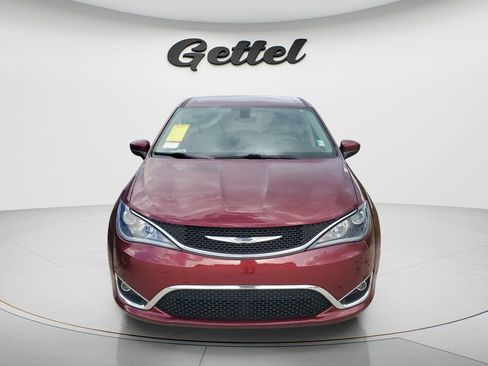 Used 2017 Chrysler Pacifica Touring Plus image 2