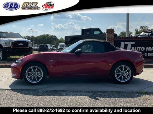 Used 2016 MAZDA MX-5 Miata Sport RWD image 4