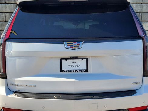 Used 2021 Cadillac Escalade Sport Platinum AWD/4WD image 13