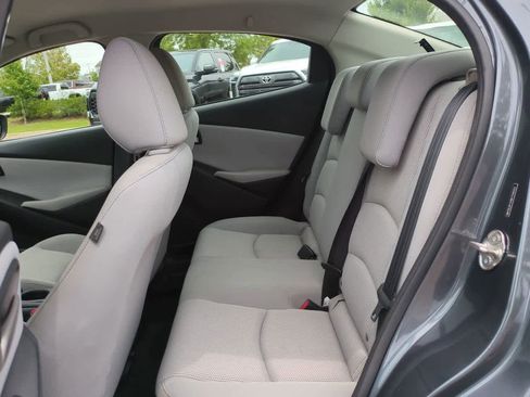 Certified 2019 Toyota Yaris L FWD image 13