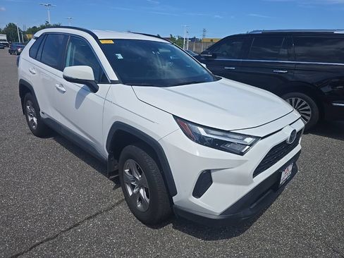 Used 2024 Toyota RAV4 XLE AWD/4WD image 3