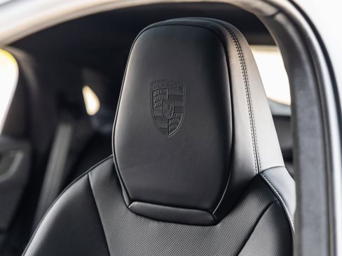 Certified 2025 Porsche Cayenne S image 31