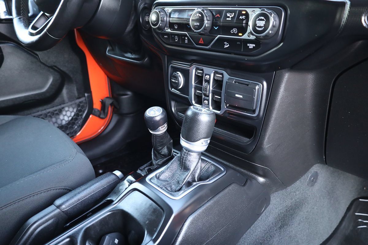 Used 2020 Jeep Wrangler Unlimited Sport S AWD/4WD image 17