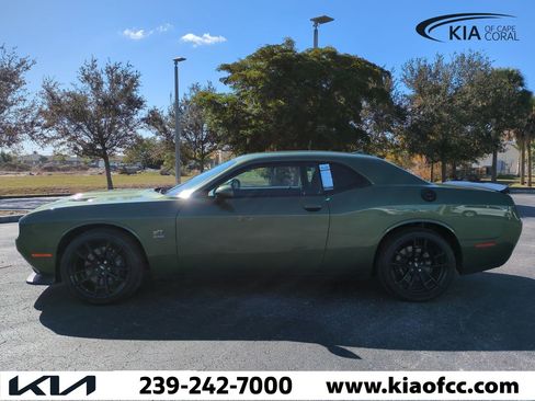 Used 2022 Dodge Challenger R/T Scat Pack w/ Driver Convenience Group image 8