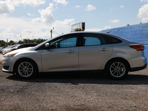 Used 2016 Ford Focus SE FWD image 3