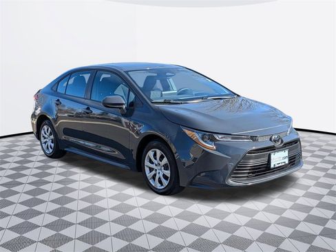 Used 2025 Toyota Corolla LE image 8