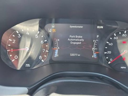 Used 2025 Jeep Compass Limited AWD/4WD image 17