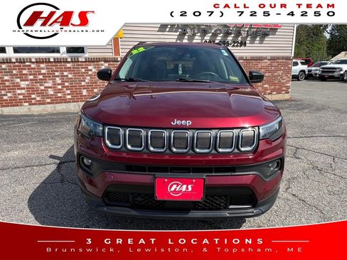 Used 2022 Jeep Compass Latitude image 10