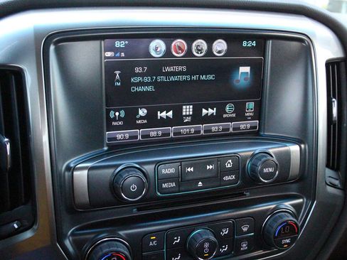 Used 2018 Chevrolet Silverado 1500 LT w/ Texas Edition AWD/4WD image 38