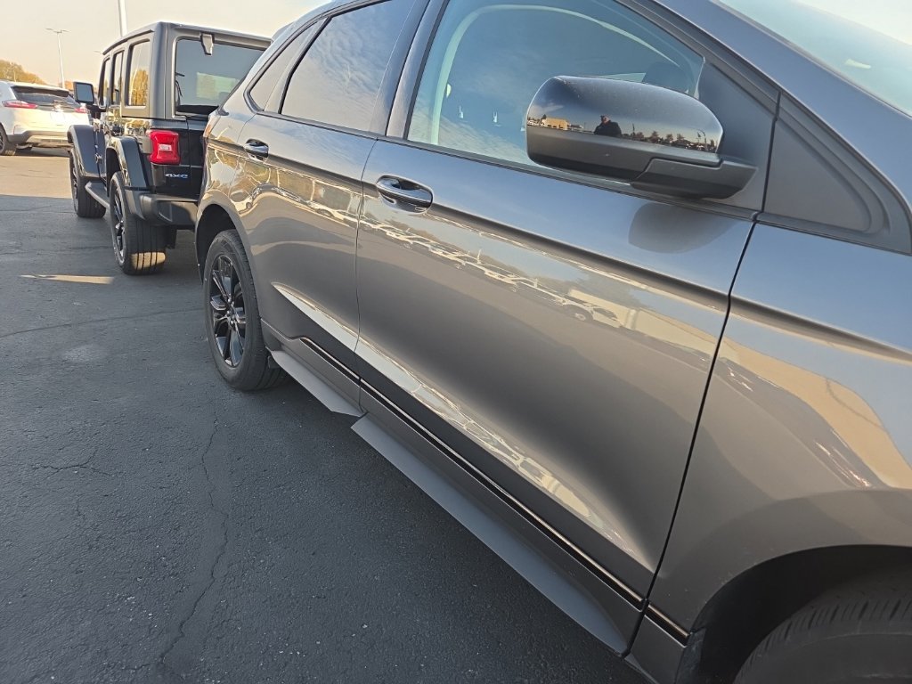 Used 2024 Ford Edge SE w/ Black Appearance Package AWD/4WD image 5