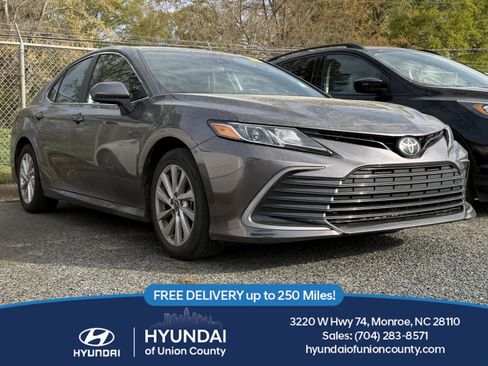 Used 2024 Toyota Camry LE image 1