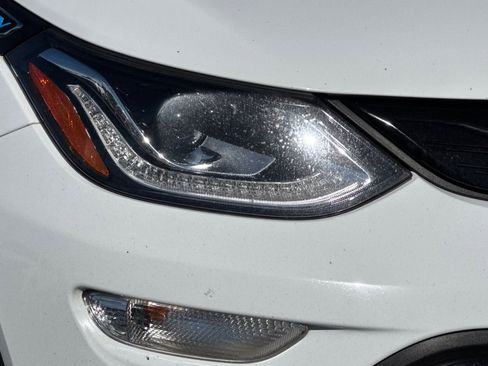 Used 2020 Chevrolet Bolt Premier w/ Infotainment Package image 42