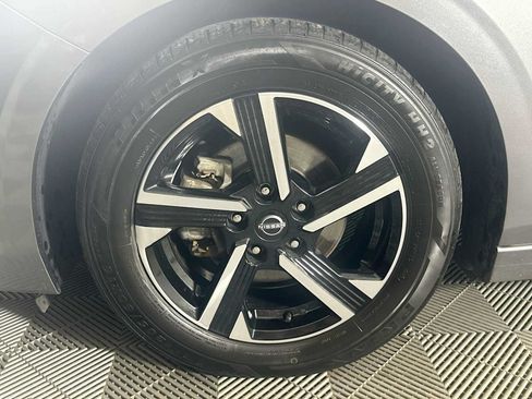 Used 2024 Nissan Sentra SV FWD image 27