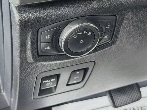 Used 2018 Ford F150 XLT w/ Equipment Group 302A Luxury AWD/4WD image 10