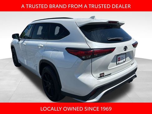 Certified 2021 Toyota Highlander XSE AWD/4WD image 4