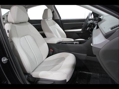 Certified 2025 Hyundai Sonata SEL FWD image 16