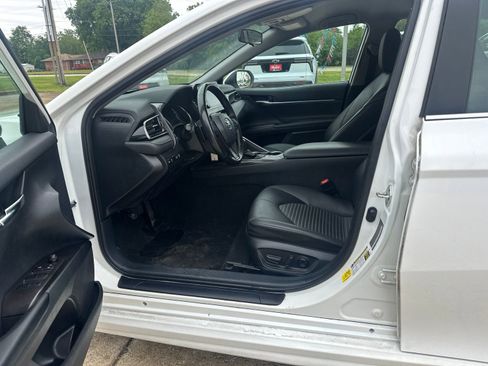 Used 2024 Toyota Camry SE FWD image 9