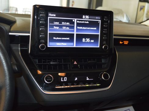Used 2020 Toyota Corolla LE FWD image 18
