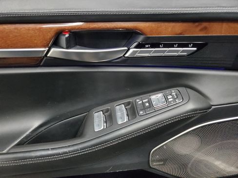 Used 2017 Genesis G90 3.3T Premium image 10