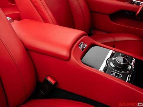 Used 2018 Rolls-Royce Dawn RWD image 35
