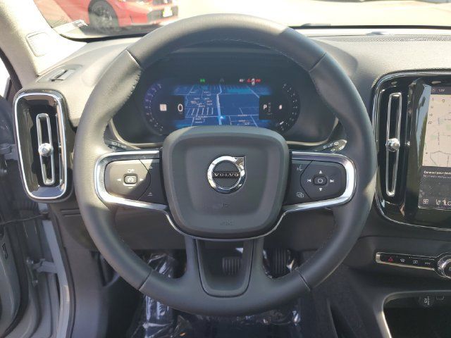 Used 2024 Volvo XC40 B5 Plus w/ Protection Package Premier AWD/4WD image 30
