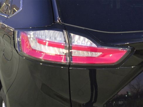 Used 2023 Ford Edge SEL w/ Convenience Package image 6