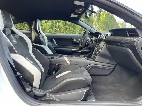 Used 2022 Ford Mustang Shelby GT500 w/ Carbon Fiber Track Pack image 20