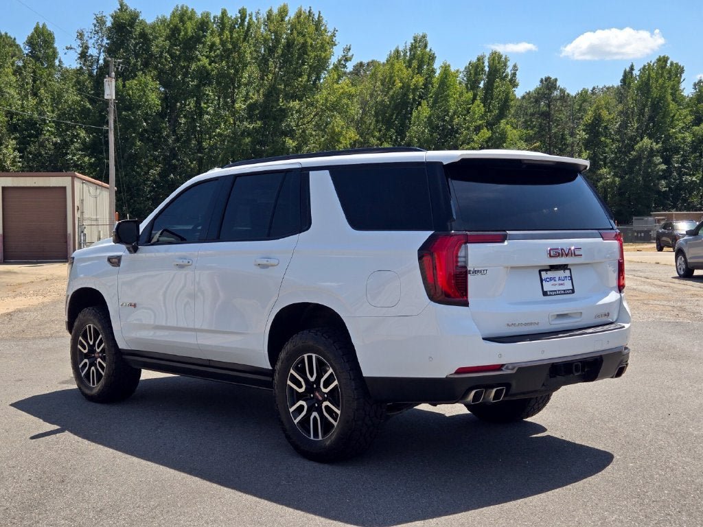 Used 2025 GMC Yukon AT4 Ultimate w/ LPO, AT4 Appearance Package AWD/4WD image 3
