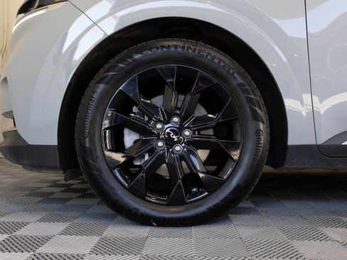 Used 2024 Kia Carnival SX image 10