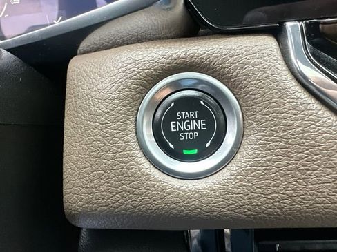 Used 2024 GMC Canyon Denali AWD/4WD image 38