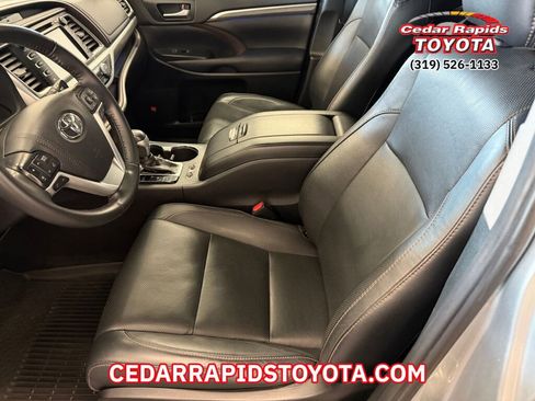 Used 2019 Toyota Highlander Limited image 8
