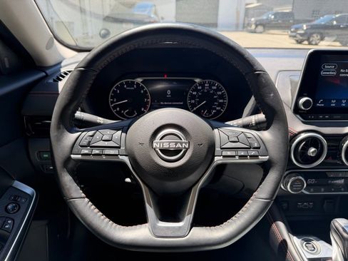 Used 2025 Nissan Sentra SR w/ SR Premium Package FWD image 9