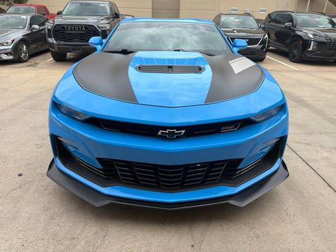 Used 2022 Chevrolet Camaro SS RWD image 2