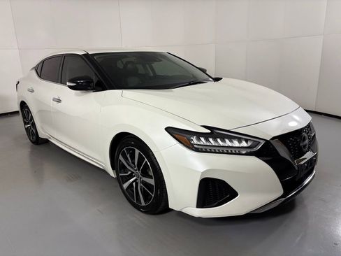 Used 2023 Nissan Maxima SV w/ Floor Mat Group image 2