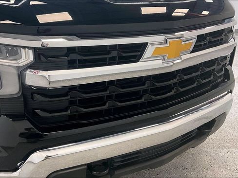 Used 2024 Chevrolet Silverado 1500 LT AWD/4WD image 29
