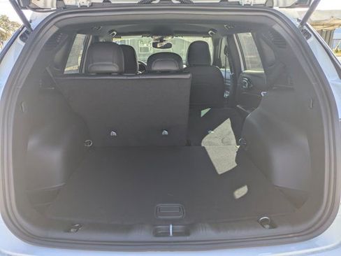 New 2026 Jeep Compass Latitude image 11