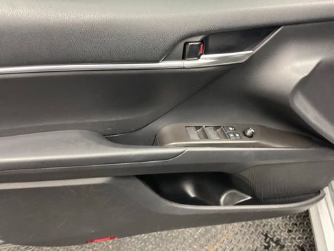 Used 2021 Toyota Camry LE FWD image 11