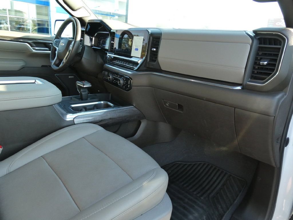 Certified 2022 Chevrolet Silverado 1500 LTZ AWD/4WD image 15