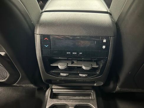 Used 2021 Jeep Grand Cherokee L Laredo image 22