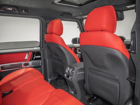 Used 2025 Mercedes-Benz G 63 AMG 4MATIC image 26