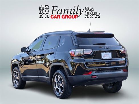 Used 2022 Jeep Compass Trailhawk image 3