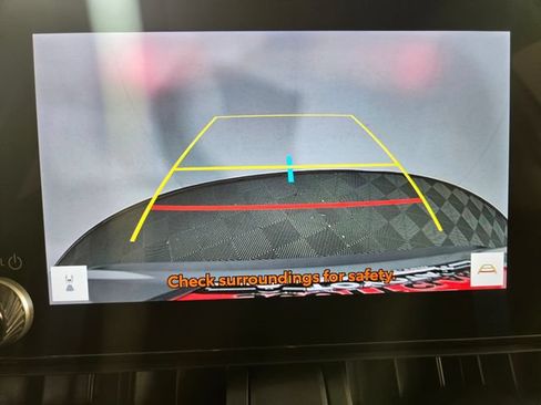 Used 2025 Toyota RAV4 XLE FWD image 14