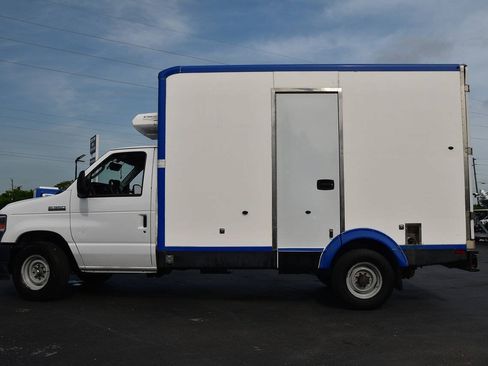 Used 2023 Ford E-350 and Econoline 350 Super Duty w/ Power Windows & Locks Group RWD image 4