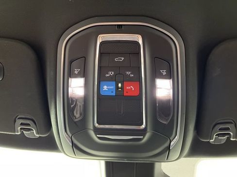 Used 2024 Jeep Wagoneer Series II w/ Flexible Seating Group RWD image 33
