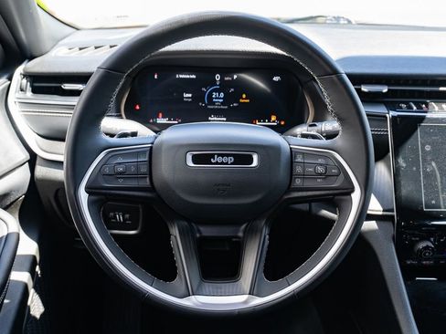 Used 2024 Jeep Grand Cherokee Altitude AWD/4WD image 13