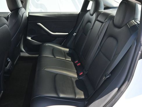 Used 2022 Tesla Model 3 RWD image 15