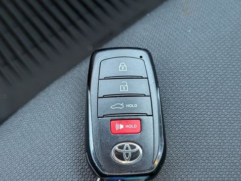 Used 2025 Toyota Corolla SE image 25