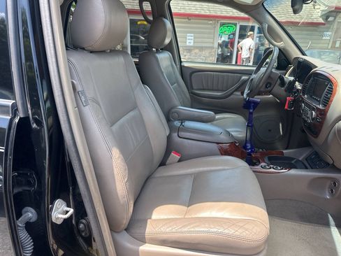 Used 2006 Toyota Sequoia Limited AWD/4WD image 10