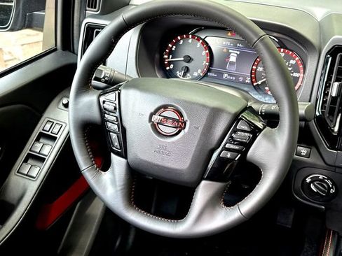 Used 2025 Nissan Frontier PRO-4X AWD/4WD image 25